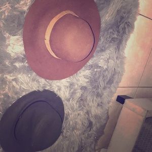 Banana republic hats 🎩 bundle deal‼️‼️